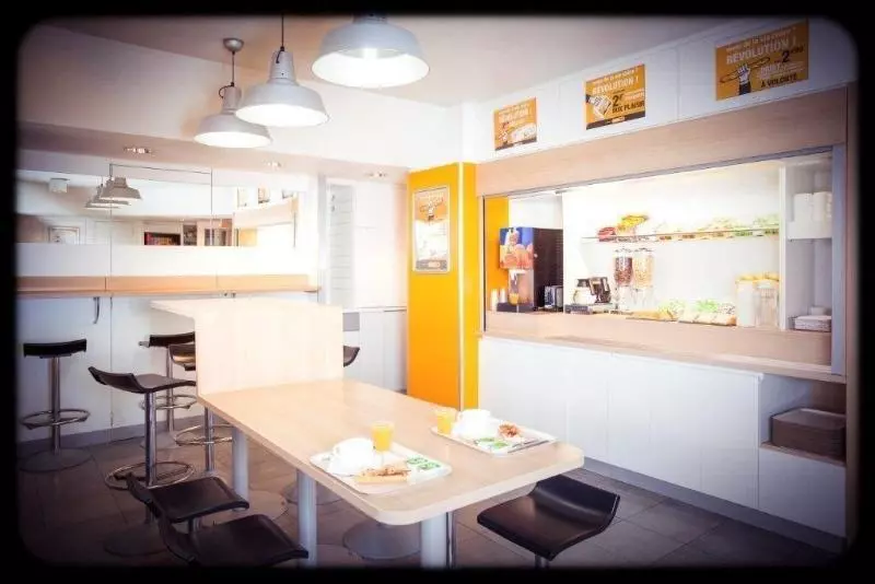 ホテル Kyriad Direct Moulins Sud   Yzeure