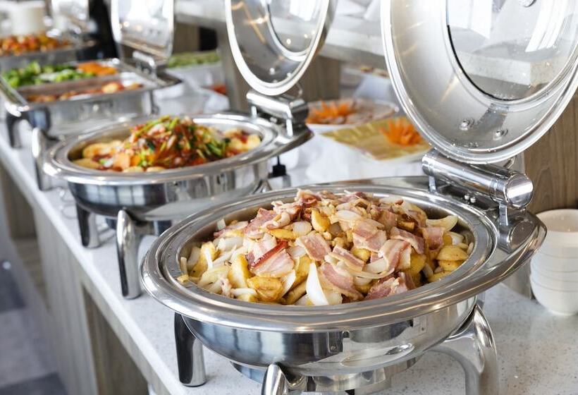 Maple Leaf Hotel & Apartment