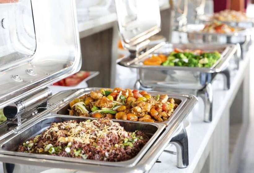 Maple Leaf Hotel & Apartment