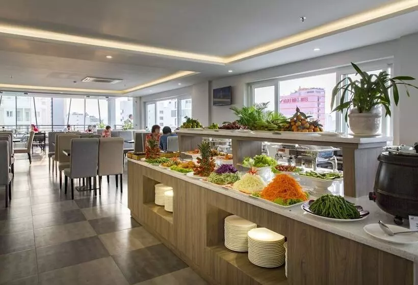 Maple Leaf Hotel & Apartment