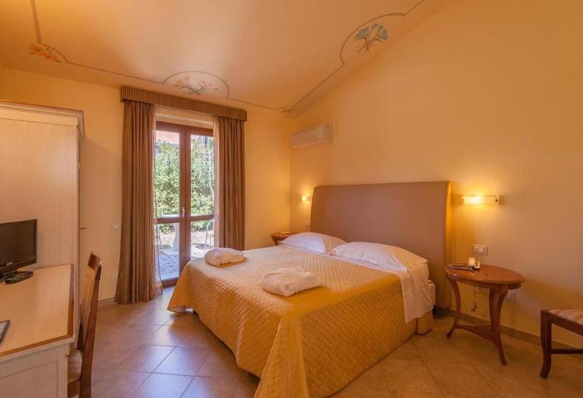 Отель Saturno Fonte Pura