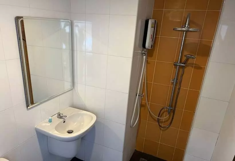 ホテル The Season Airport Udonthani