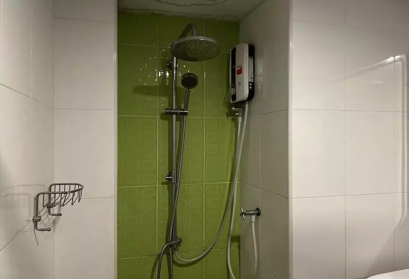 ホテル The Season Airport Udonthani