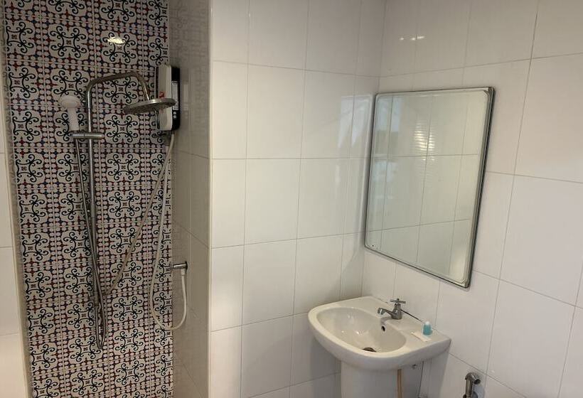 هتل The Season Airport Udonthani