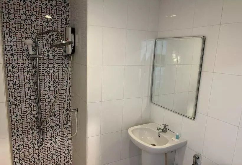 ホテル The Season Airport Udonthani