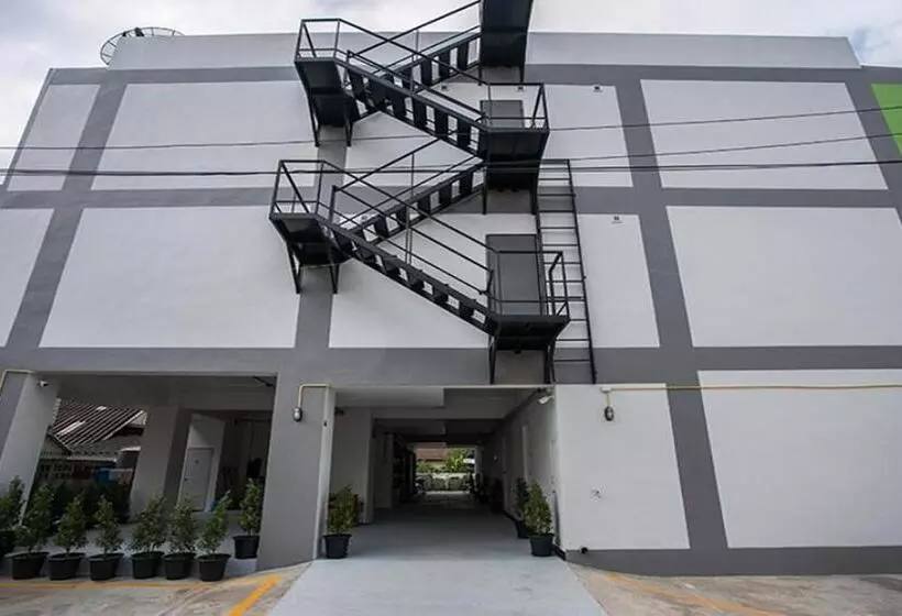 ホテル The Season Airport Udonthani