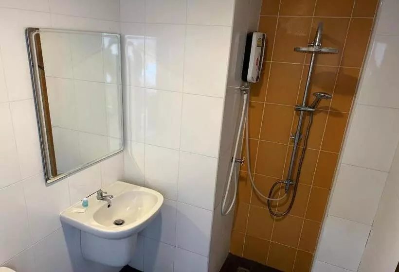 ホテル The Season Airport Udonthani