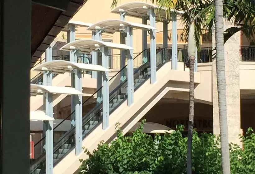 Lyx Suites At Merrick Park In Coral Gables