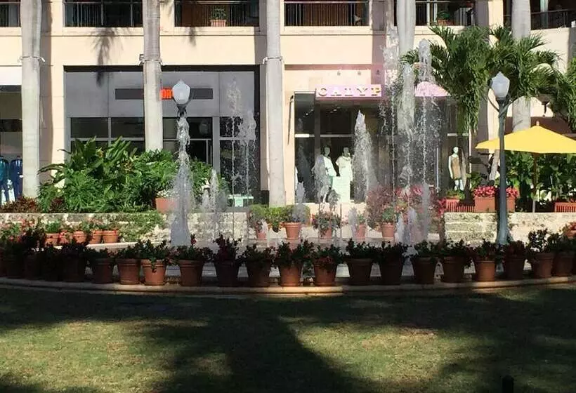 Lyx Suites At Merrick Park In Coral Gables