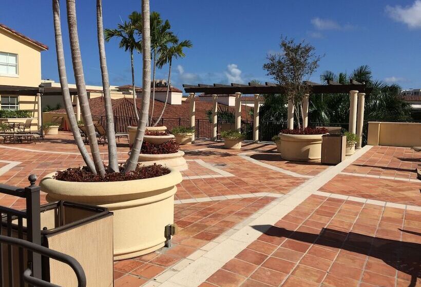 Lyx Suites At Merrick Park In Coral Gables