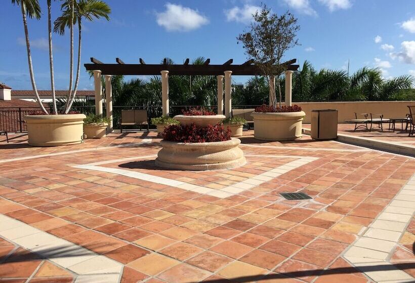 Lyx Suites At Merrick Park In Coral Gables