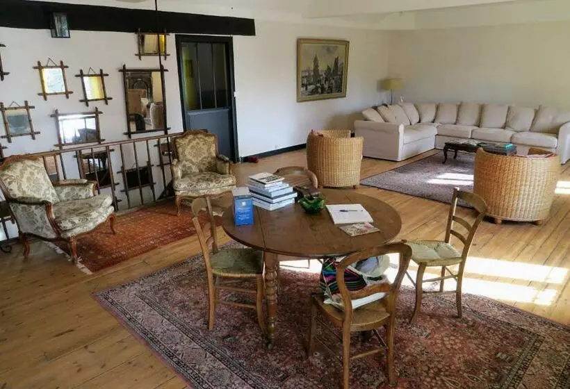 Aamiaismajoitus (B&B) Les Loges Du Chaudron