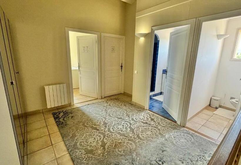 تختخواب و صبحانه Villa La Source 83   Room Close To St Tropez