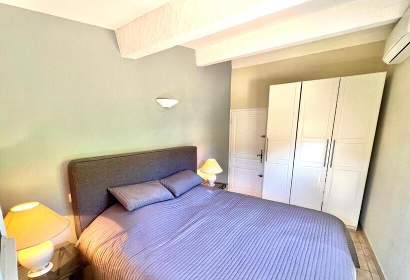 تختخواب و صبحانه Villa La Source 83   Room Close To St Tropez