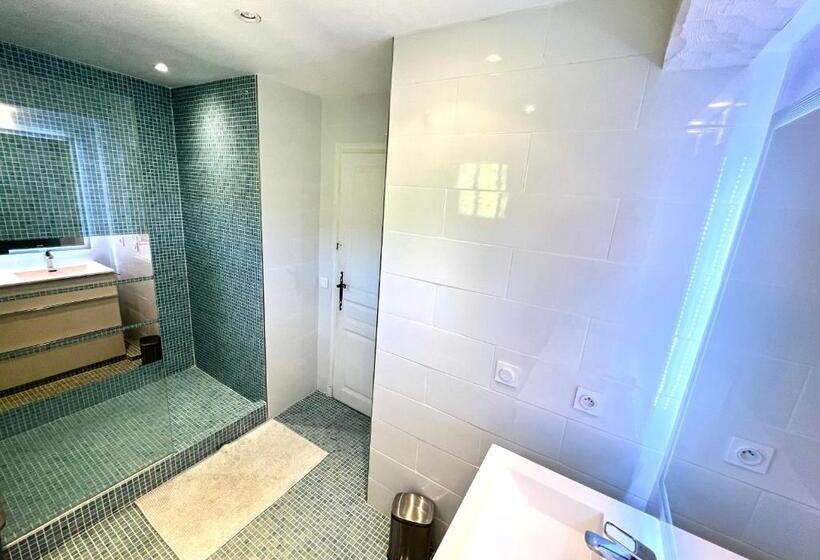 تختخواب و صبحانه Villa La Source 83   Room Close To St Tropez