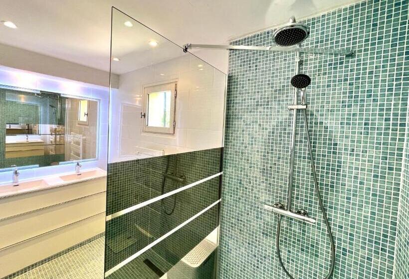 تختخواب و صبحانه Villa La Source 83   Room Close To St Tropez