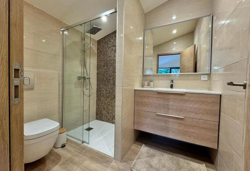 تختخواب و صبحانه Villa La Source 83   Room Close To St Tropez