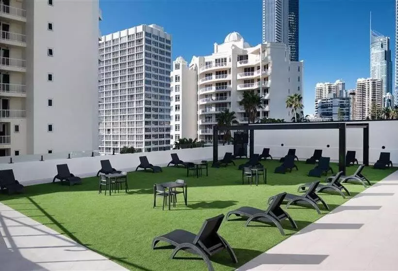 Hotelli Designer Suites   Versace On View