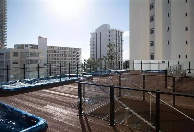 Hotelli Designer Suites   Versace On View