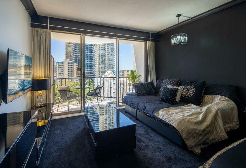 酒店 Designer Suites   Versace On View