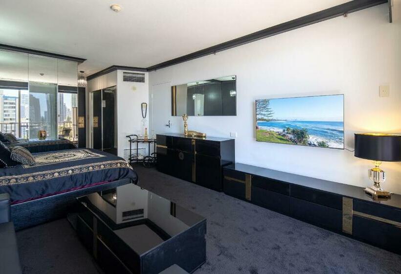 酒店 Designer Suites   Versace On View