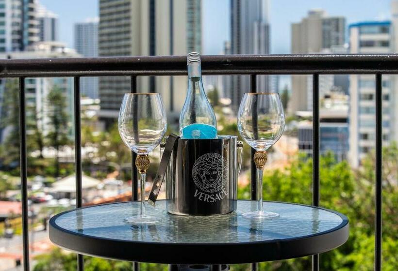 酒店 Designer Suites   Versace On View