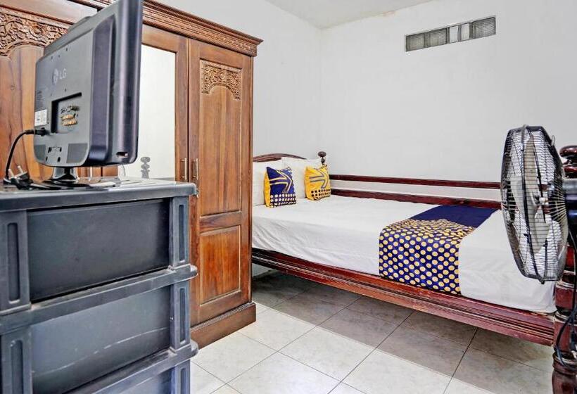 Hotel Spot On 92595 Umi Homestay Syariah