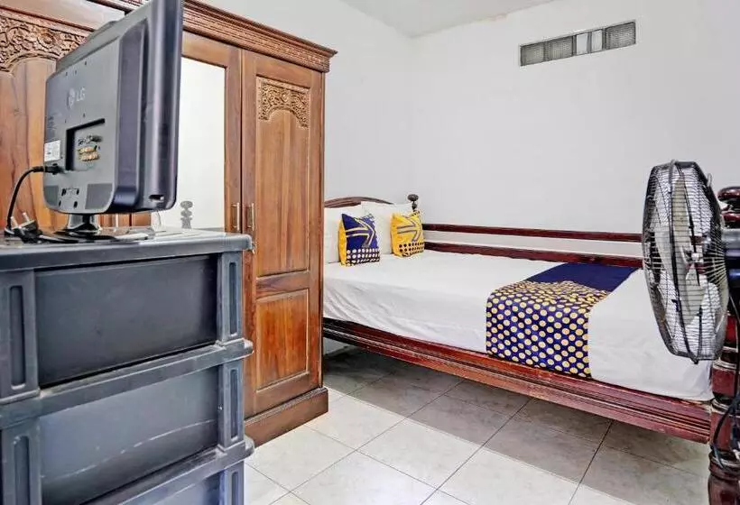 ホテル Spot On 92595 Umi Homestay Syariah