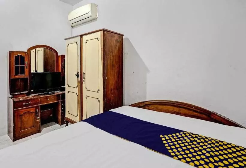 ホテル Spot On 92595 Umi Homestay Syariah