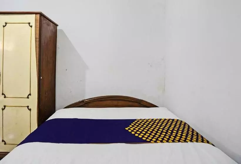 ホテル Spot On 92595 Umi Homestay Syariah