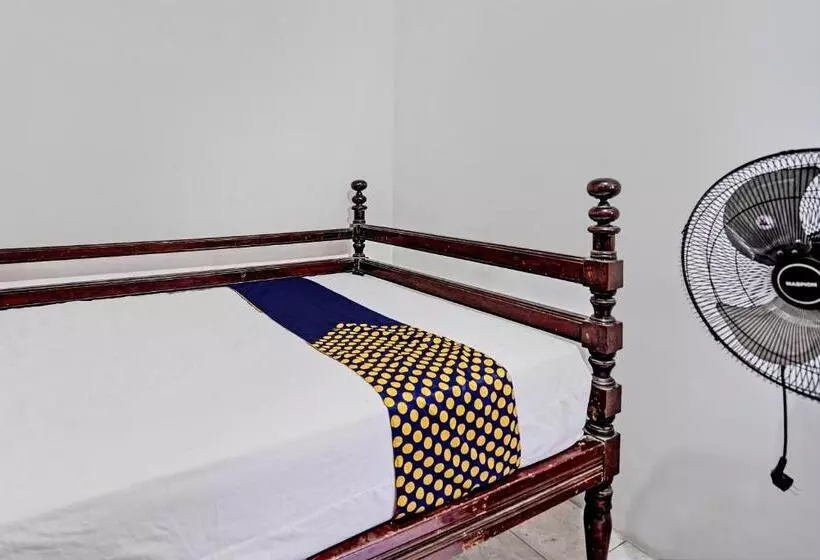 ホテル Spot On 92595 Umi Homestay Syariah