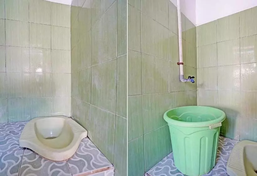 ホテル Spot On 92595 Umi Homestay Syariah