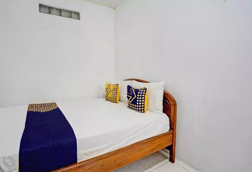 ホテル Spot On 92595 Umi Homestay Syariah