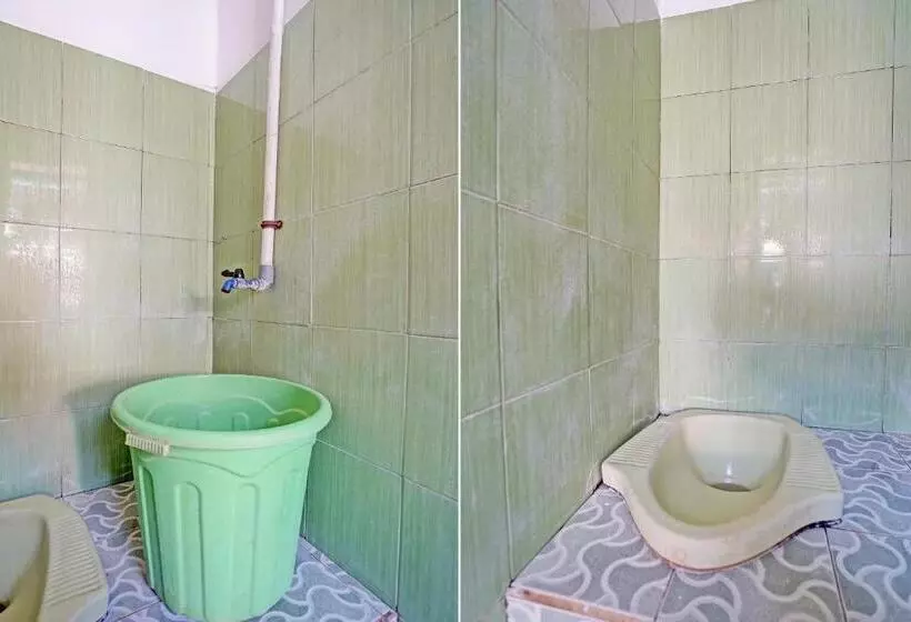 ホテル Spot On 92595 Umi Homestay Syariah