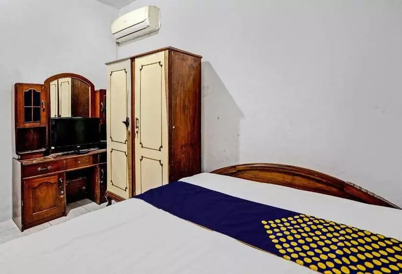 ホテル Spot On 92595 Umi Homestay Syariah