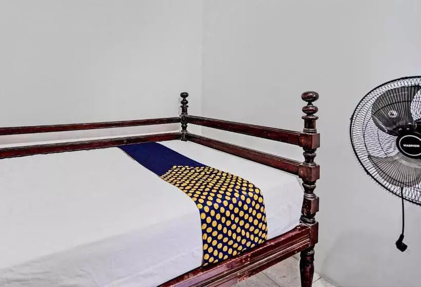 ホテル Spot On 92595 Umi Homestay Syariah
