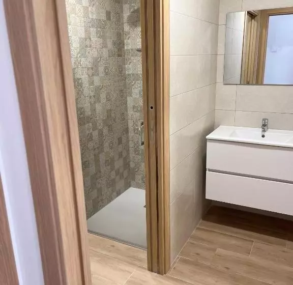 Retkeilymaja O Refuxio Do Náufrago