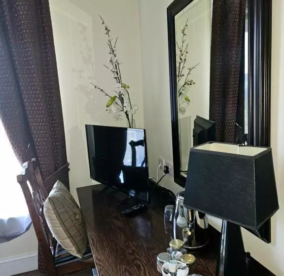 Retkeilymaja The Swan At Compton