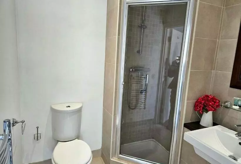 Retkeilymaja The Swan At Compton