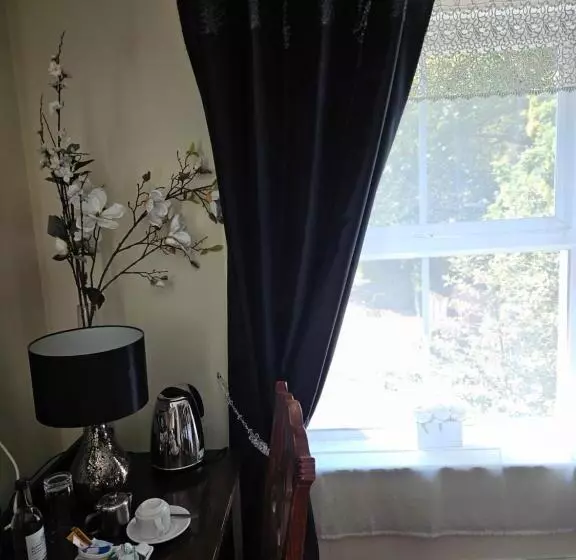 Retkeilymaja The Swan At Compton