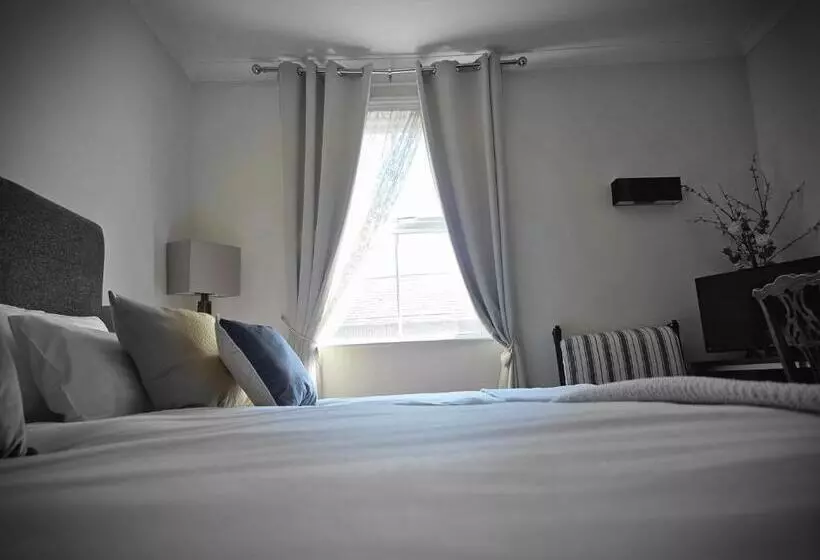 Retkeilymaja The Swan At Compton