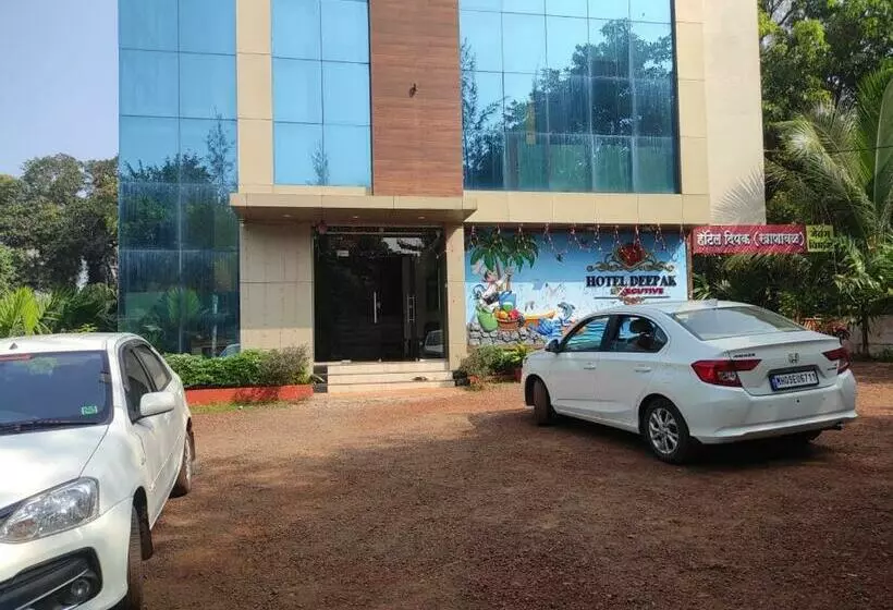 Hotelli Deepak Executive, Ganpatipule
