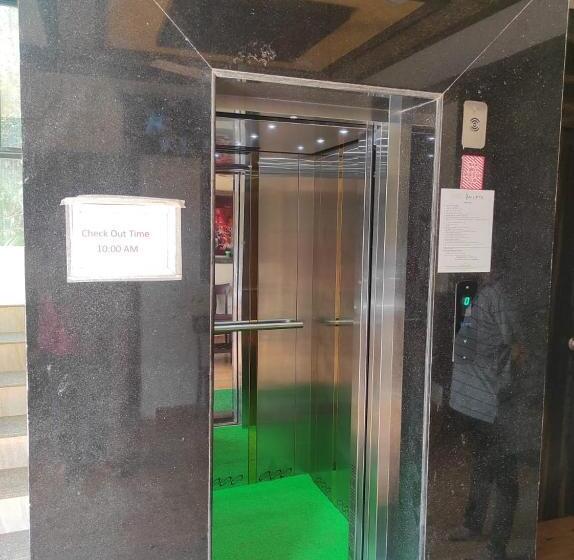 호텔 Deepak Executive, Ganpatipule