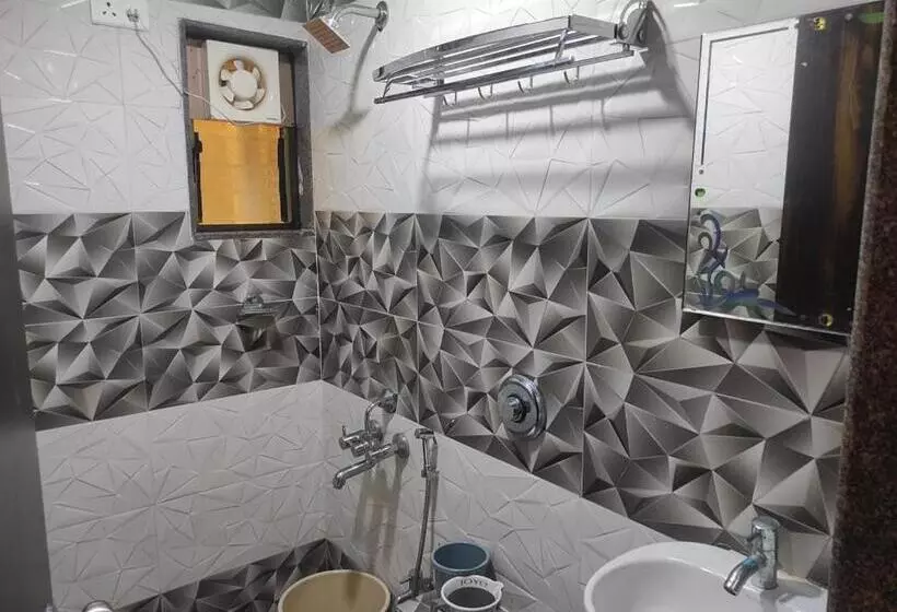 Hotelli Deepak Executive, Ganpatipule