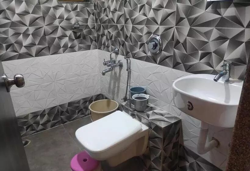 Hotelli Deepak Executive, Ganpatipule