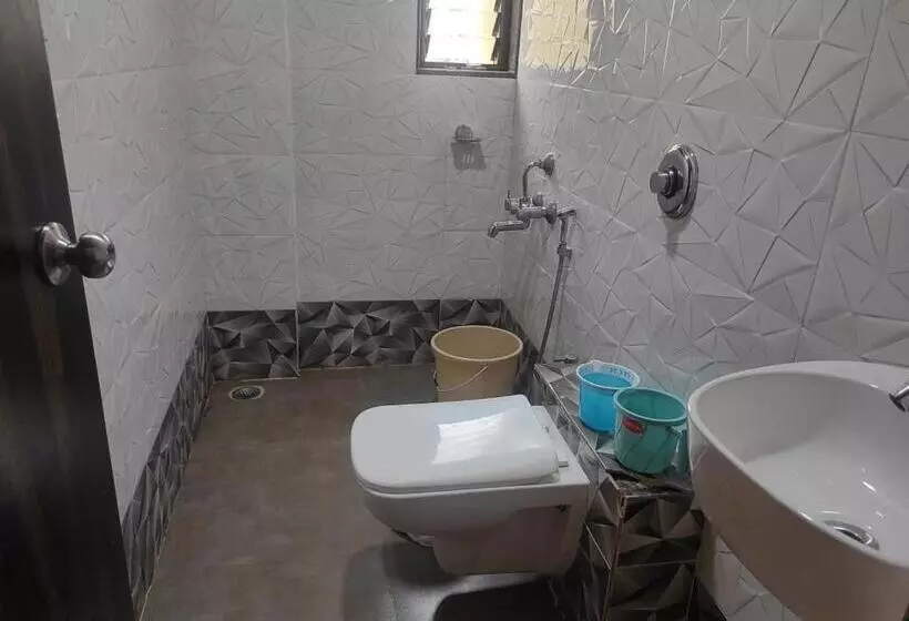 Hotelli Deepak Executive, Ganpatipule