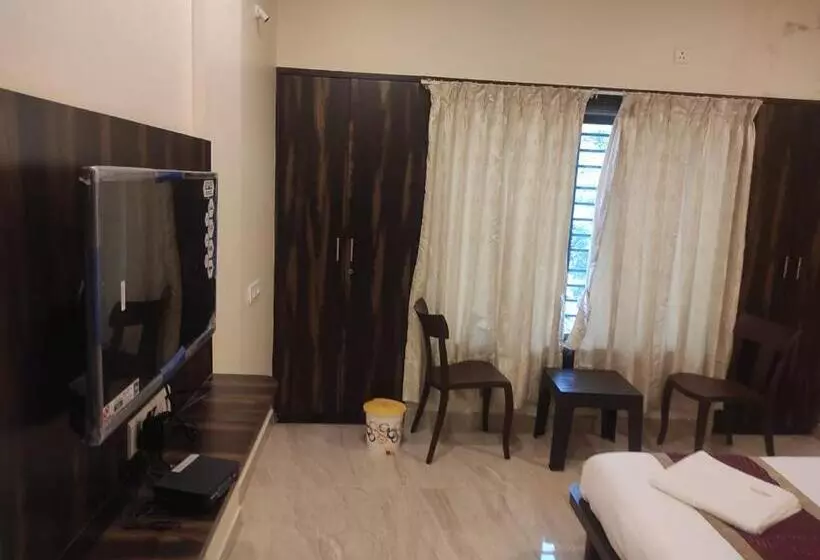 Hotelli Deepak Executive, Ganpatipule