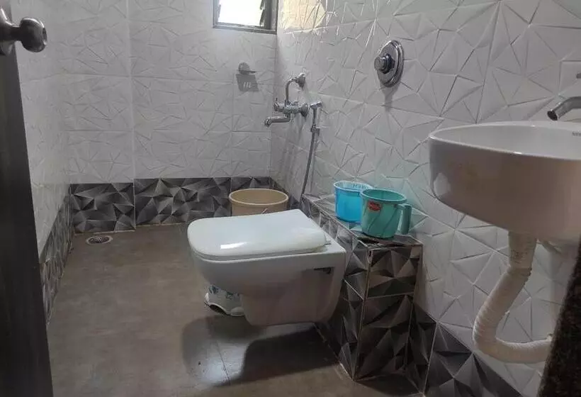 Hotelli Deepak Executive, Ganpatipule