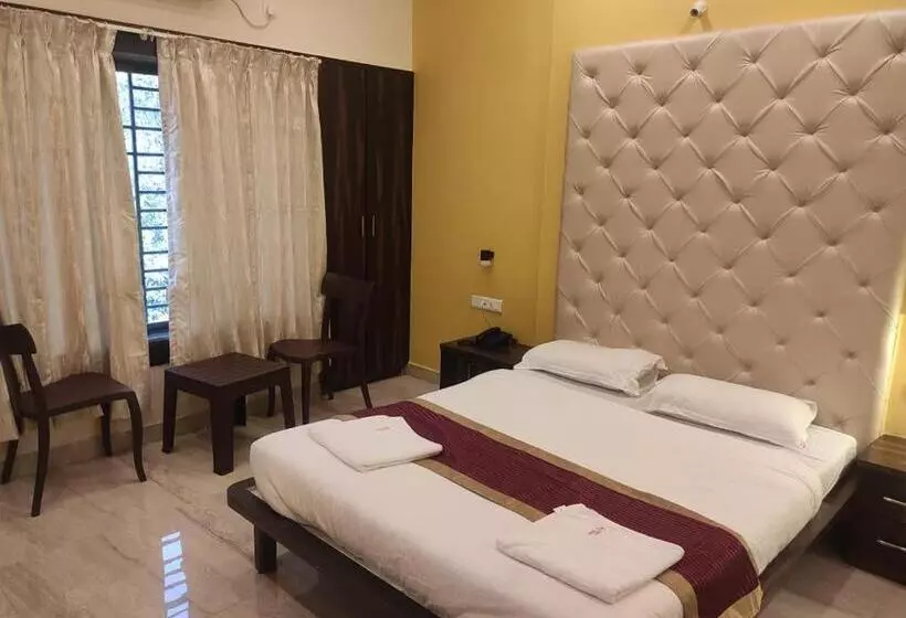 Hotelli Deepak Executive, Ganpatipule