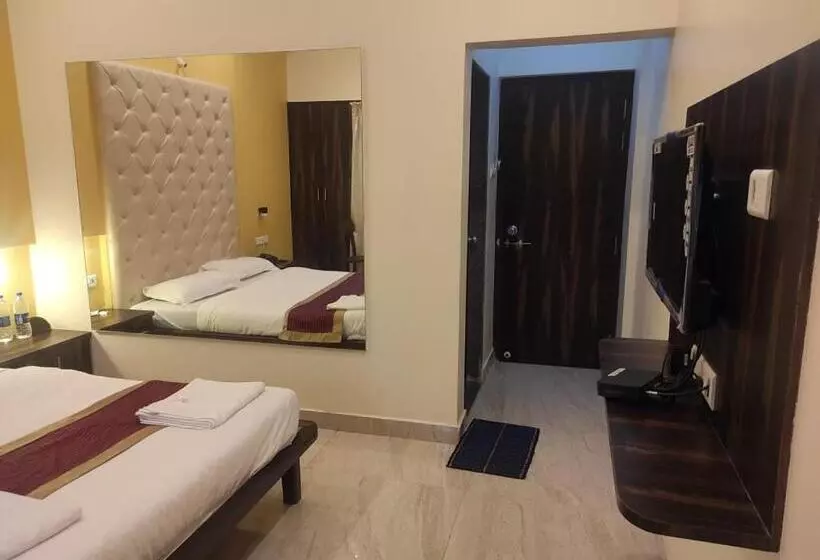 Hotelli Deepak Executive, Ganpatipule